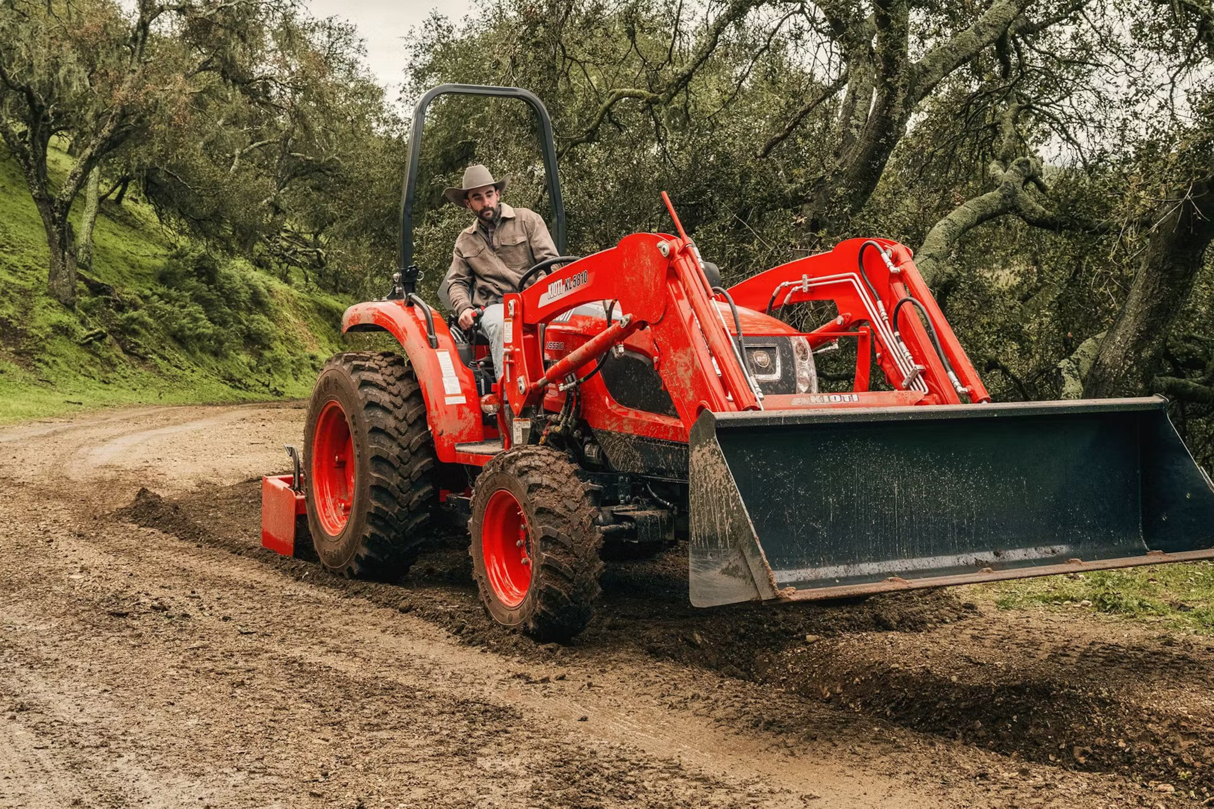 KIOTI Grading Scrapers