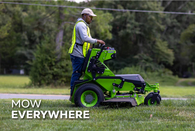 OptimusZ 32" 8kWh Stand-On Zero Turn Mower | CZ32S8X