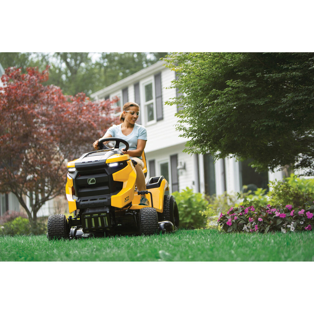 Cub Cadet XT1 LT42