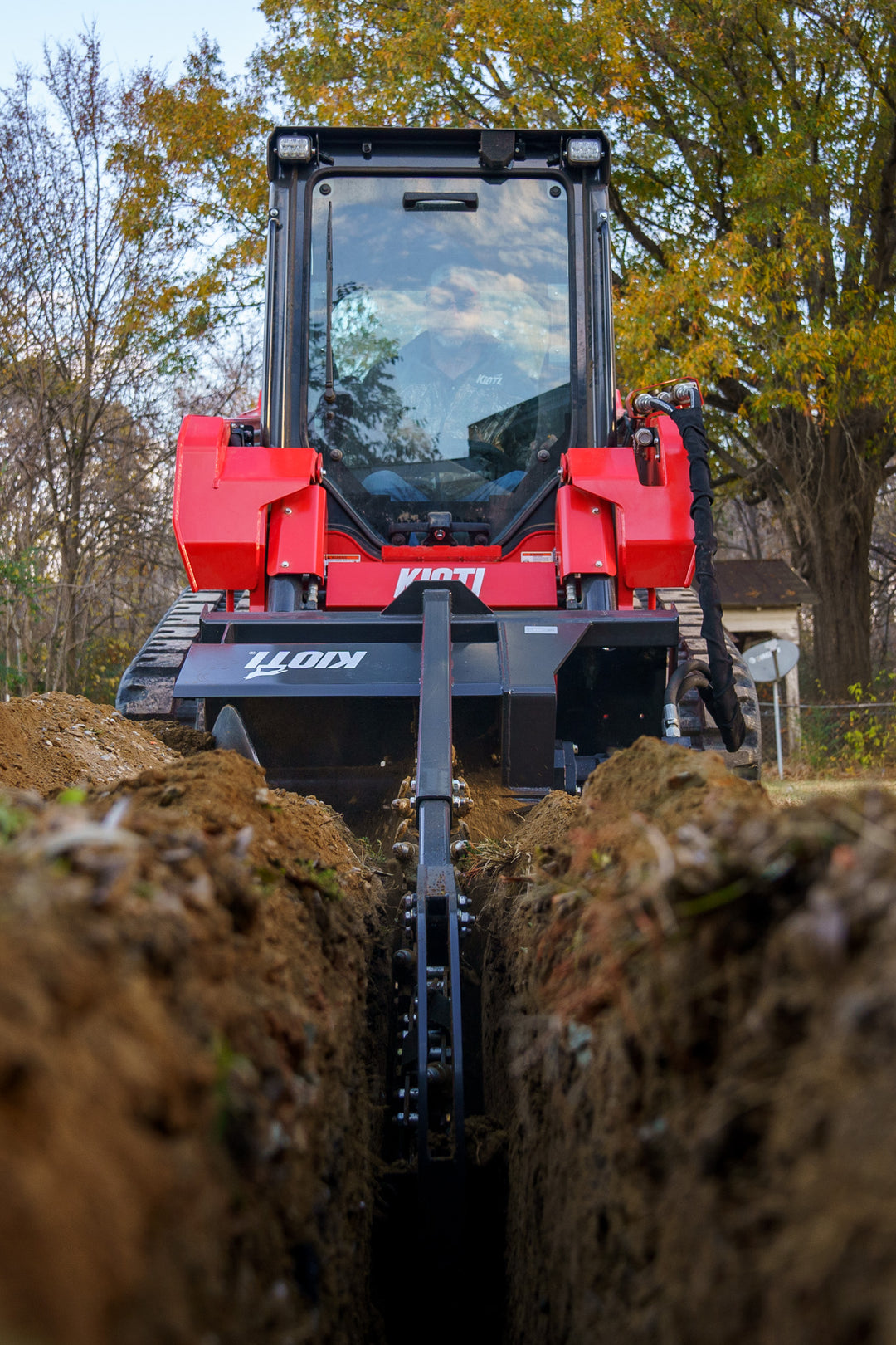 KIOTI KIXTRENCH48 - Extreme Heavy Duty Trencher w/o Chain, 48" (6" combo chain, 15-20GPM, 48")