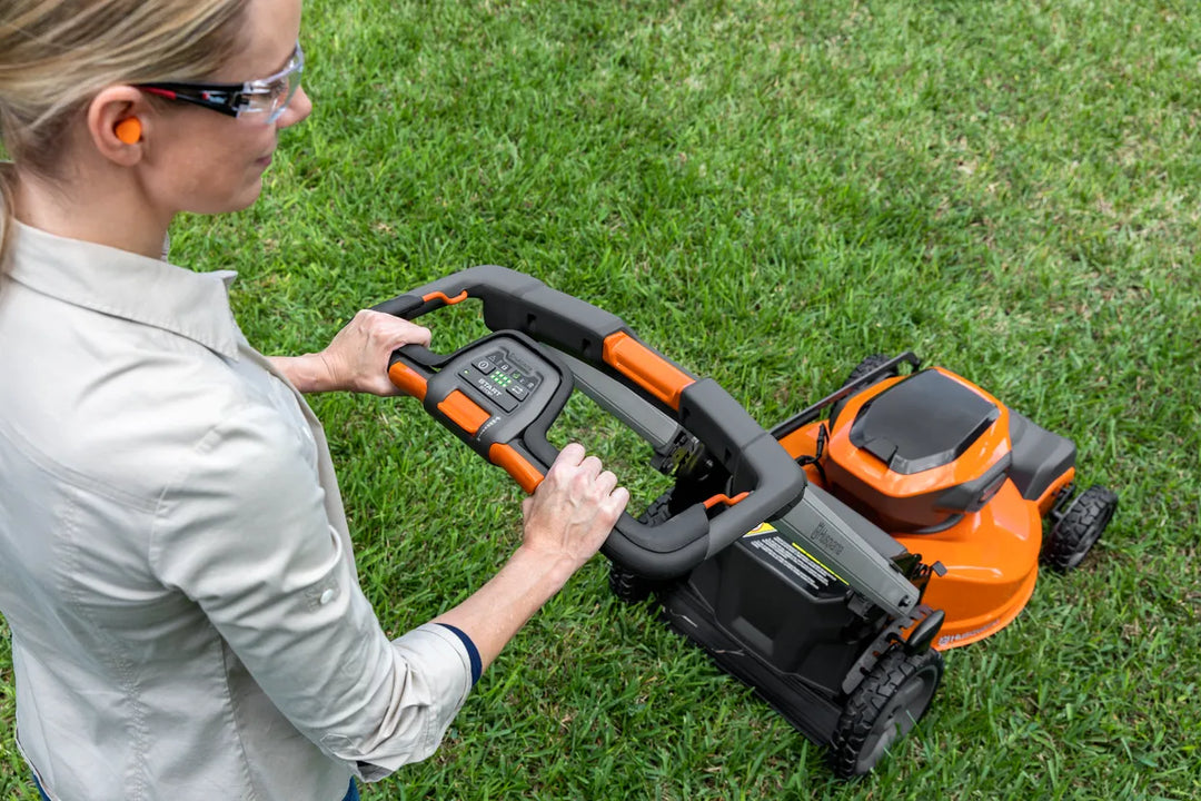 Husqvarna Lawn Xpert™ LE322R